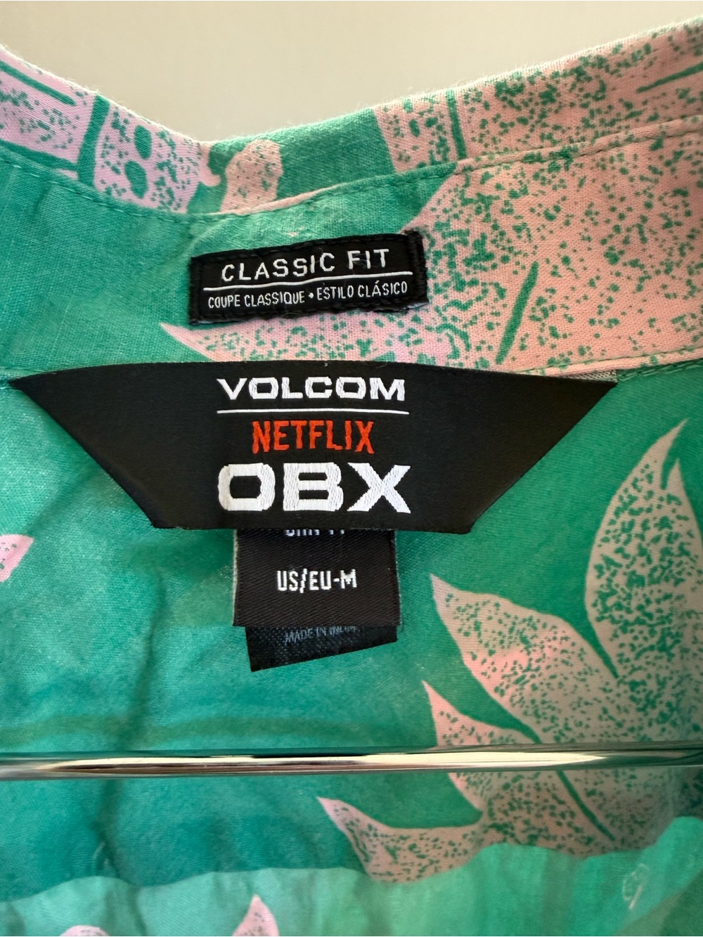 Sarah Cameron Short-Sleeve Button-Up Volcom Shirt - Picture 2 of 5